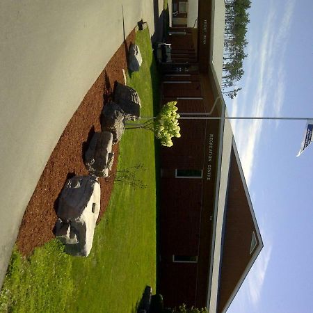 Red Pine Inn & Conference Centre Alliston Luaran gambar