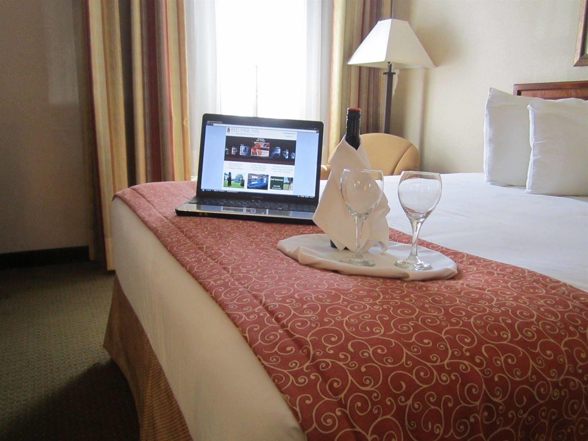 Red Pine Inn & Conference Centre Alliston Luaran gambar