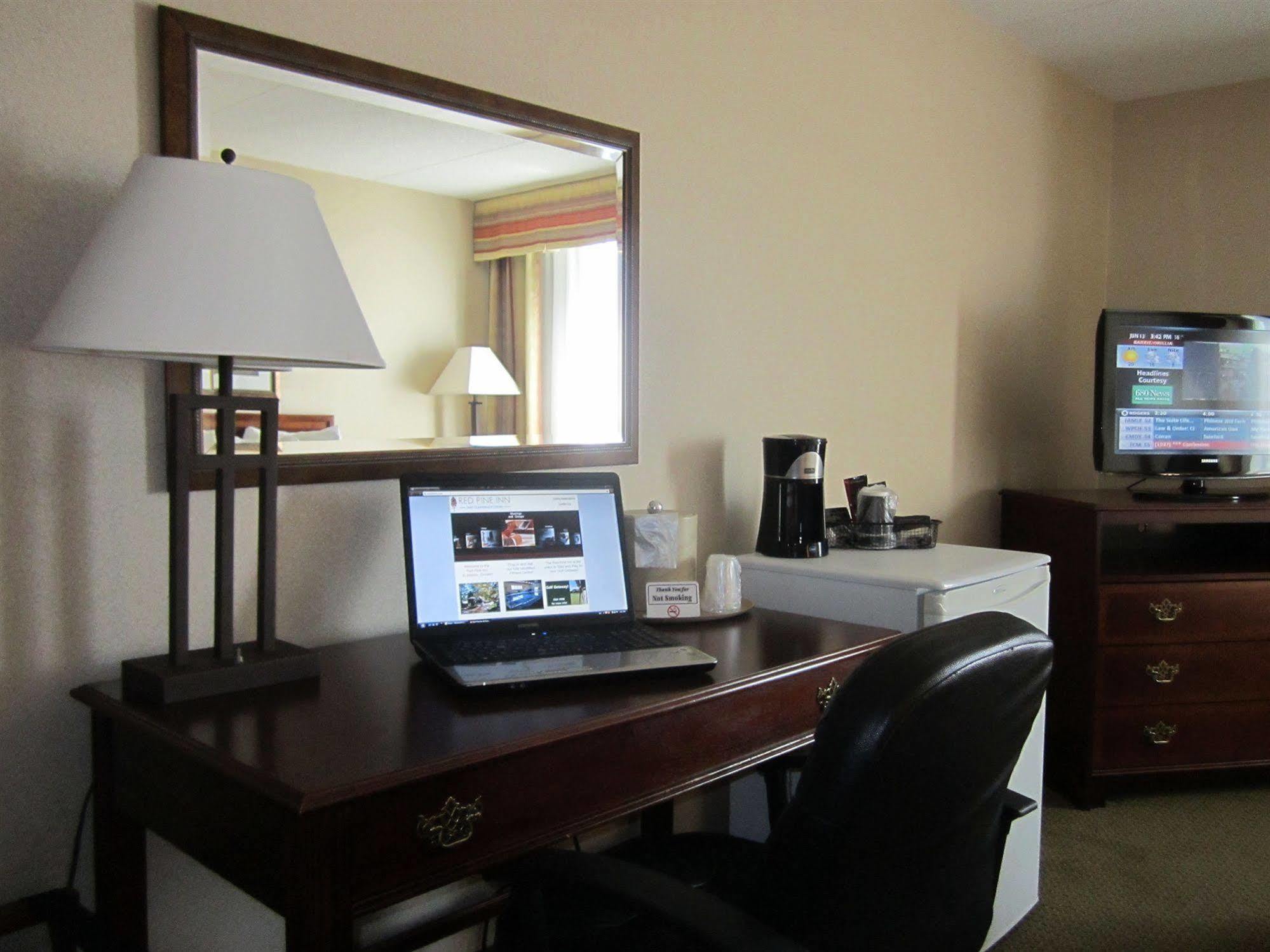 Red Pine Inn & Conference Centre Alliston Luaran gambar