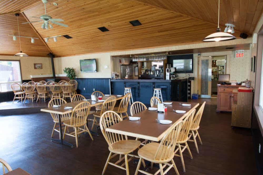 Red Pine Inn & Conference Centre Alliston Luaran gambar